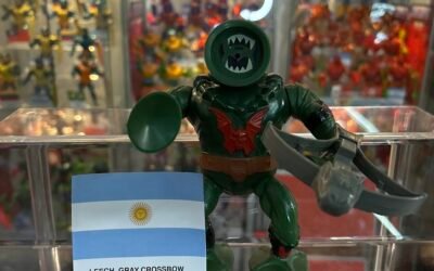 LEECH GRAY CROSSBOW  ARMS NOT PAINTED TOP TOYS ARGENTINA